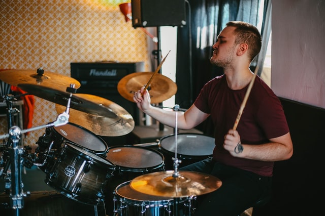 How to Hit a Snare - Many Ways to Get a Good Snare Sound
