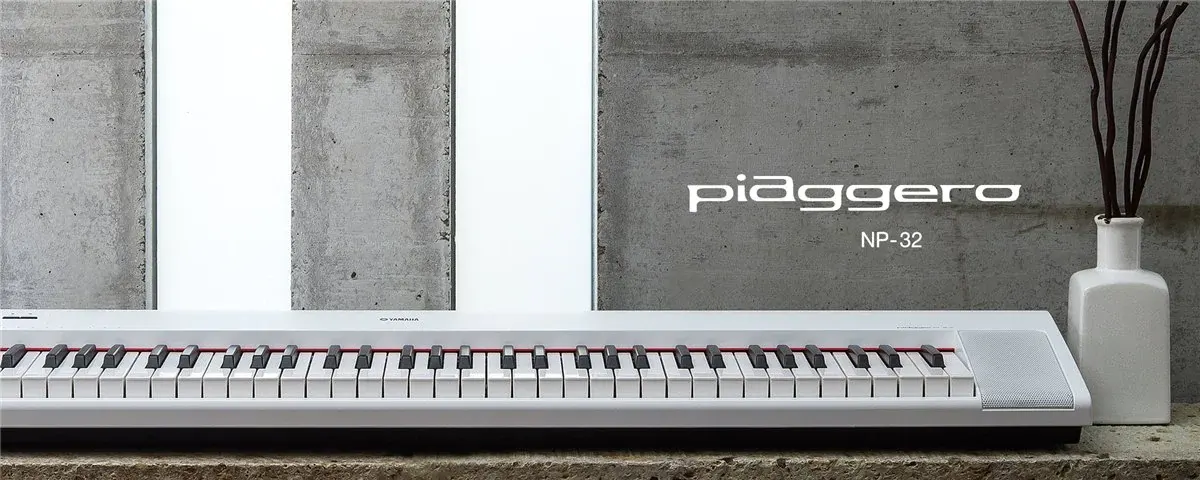 Yamaha Piaggero NP-32 Electronic Keyboard Piano