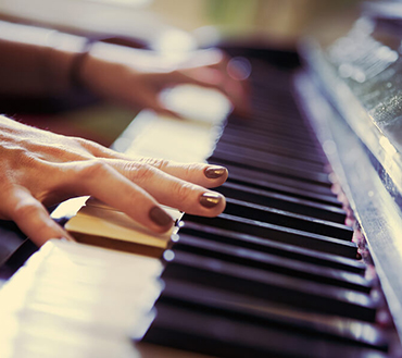 Beginner Piano Lessons for Adults