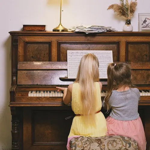 learning piano with friends to motivate your kid to learn the piano