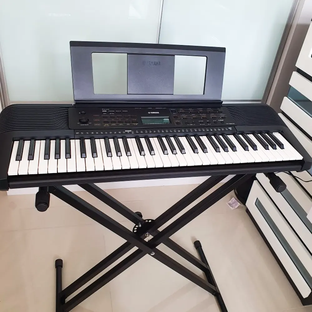 Review Yamaha PSR-E273 Keyboard – Leo***